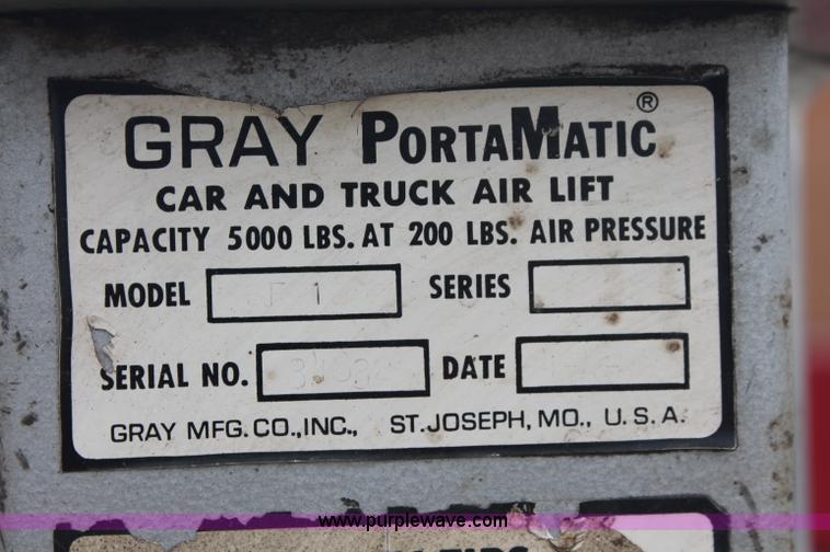 image for item C2835 Grey air bumper jack