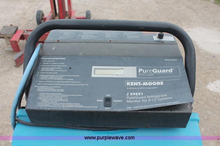 image for item C2838 Kent-Moore air conditioning, refrigerant recovery, and recycling system