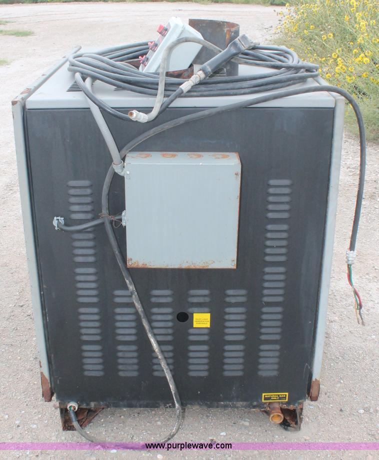 image for item C2843 Landa VNG power washer