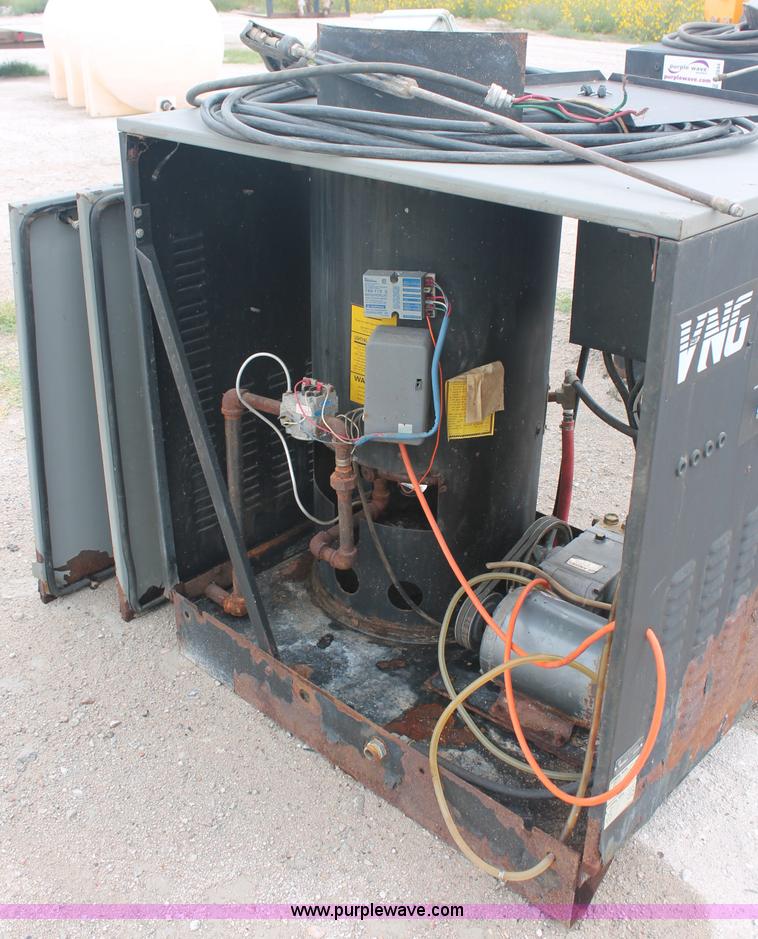 image for item C2843 Landa VNG power washer