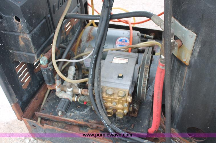 image for item C2843 Landa VNG power washer