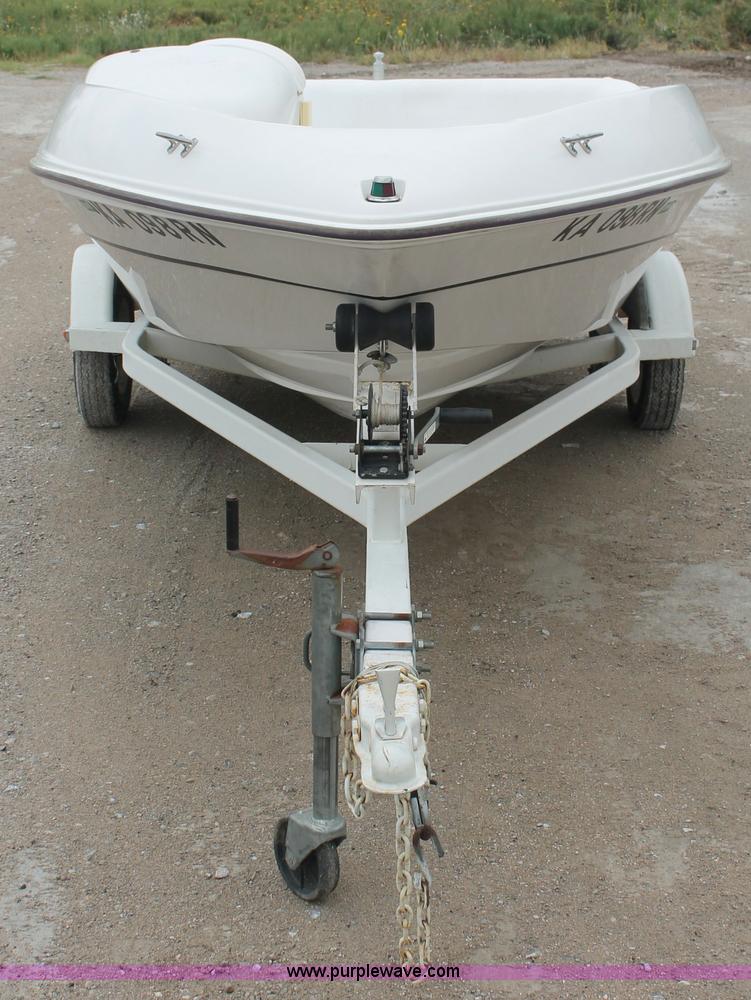 image for item C2846 1991 Four Winns Fling jet boat