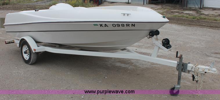 image for item C2846 1991 Four Winns Fling jet boat