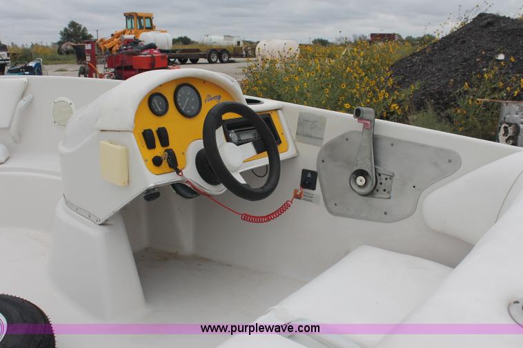 image for item C2846 1991 Four Winns Fling jet boat