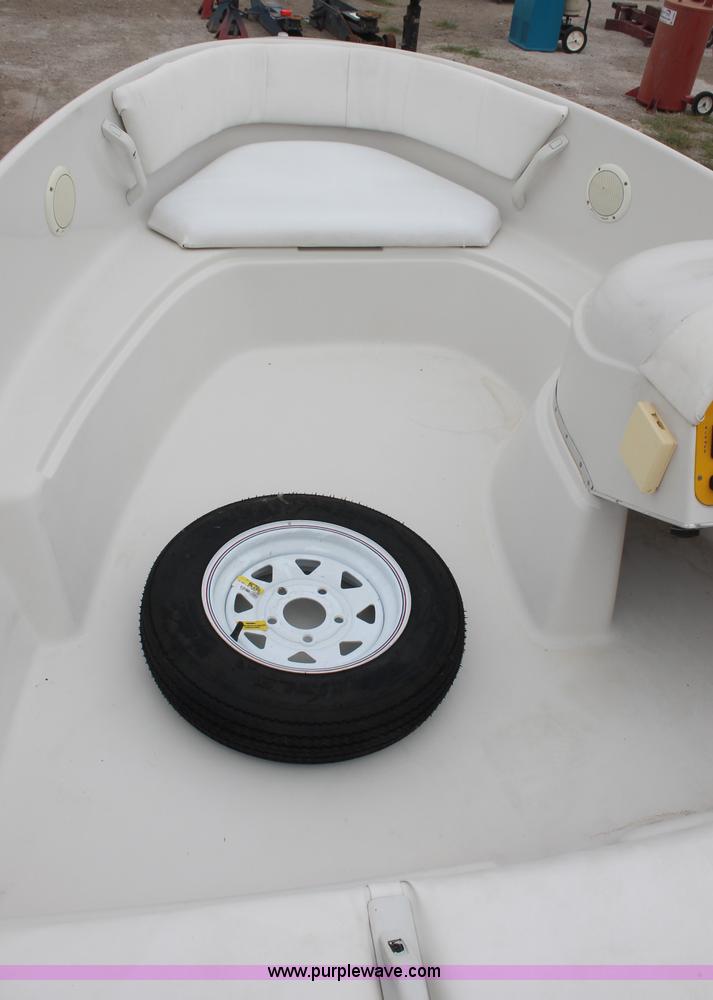 image for item C2846 1991 Four Winns Fling jet boat