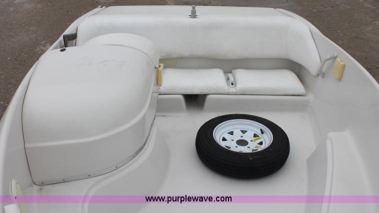 image for item C2846 1991 Four Winns Fling jet boat