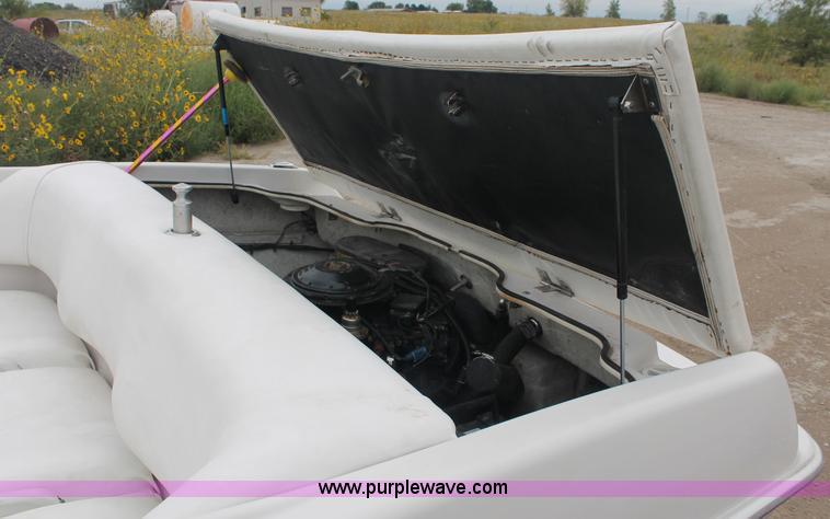 image for item C2846 1991 Four Winns Fling jet boat