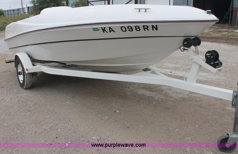 image for item C2846 1991 Four Winns Fling jet boat