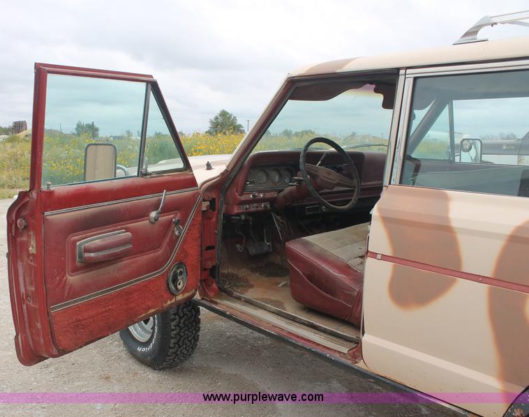 image for item C2849 1977 Jeep Wagoneer SUV