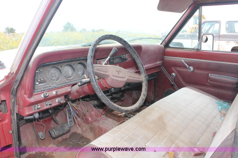 image for item C2849 1977 Jeep Wagoneer SUV