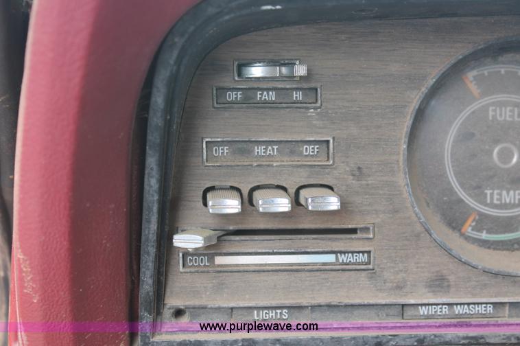 image for item C2849 1977 Jeep Wagoneer SUV