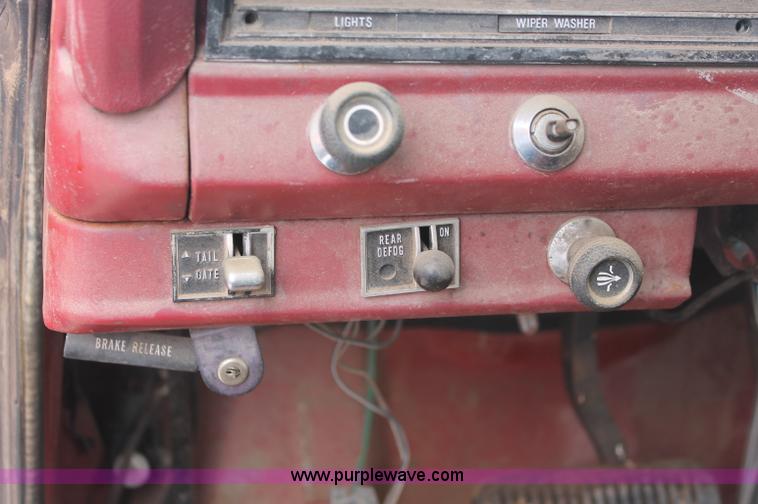 image for item C2849 1977 Jeep Wagoneer SUV