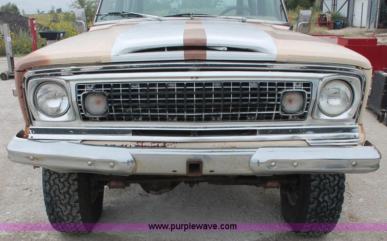 image for item C2849 1977 Jeep Wagoneer SUV