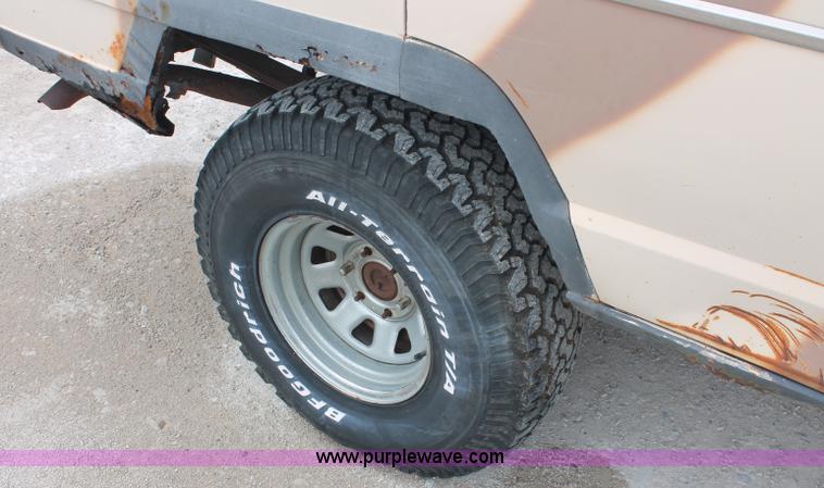 image for item C2849 1977 Jeep Wagoneer SUV