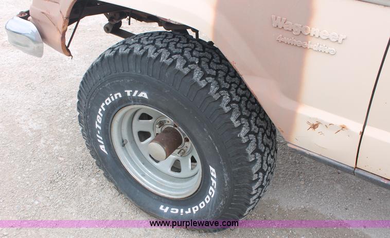 image for item C2849 1977 Jeep Wagoneer SUV