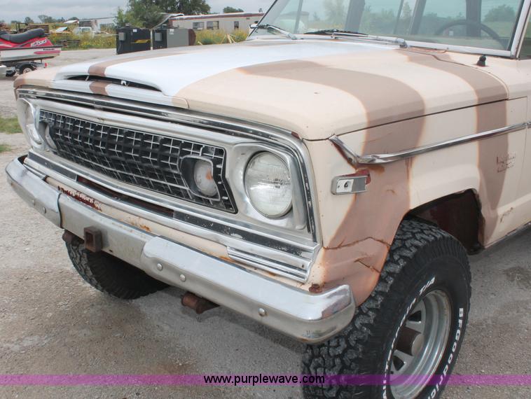 image for item C2849 1977 Jeep Wagoneer SUV