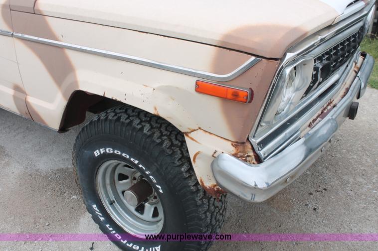 image for item C2849 1977 Jeep Wagoneer SUV