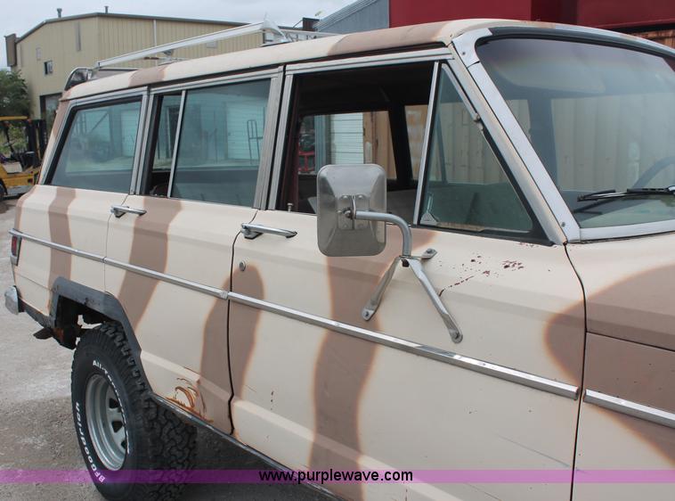 image for item C2849 1977 Jeep Wagoneer SUV