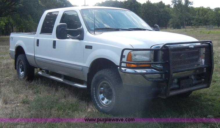 image for item D4412 2001 Ford F250 XLT Super Duty crew cab pickup truck