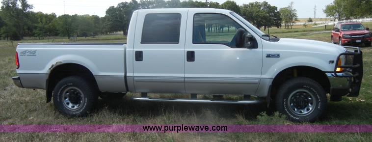 image for item D4412 2001 Ford F250 XLT Super Duty crew cab pickup truck