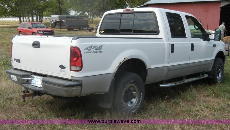 image for item D4412 2001 Ford F250 XLT Super Duty crew cab pickup truck