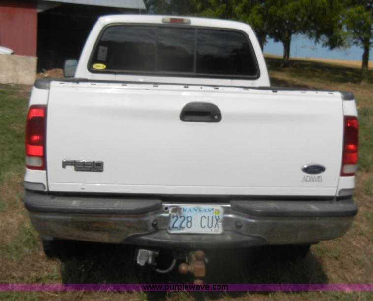 image for item D4412 2001 Ford F250 XLT Super Duty crew cab pickup truck