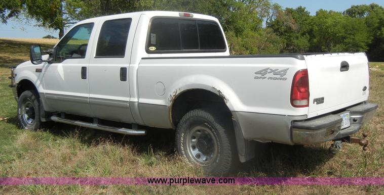 image for item D4412 2001 Ford F250 XLT Super Duty crew cab pickup truck