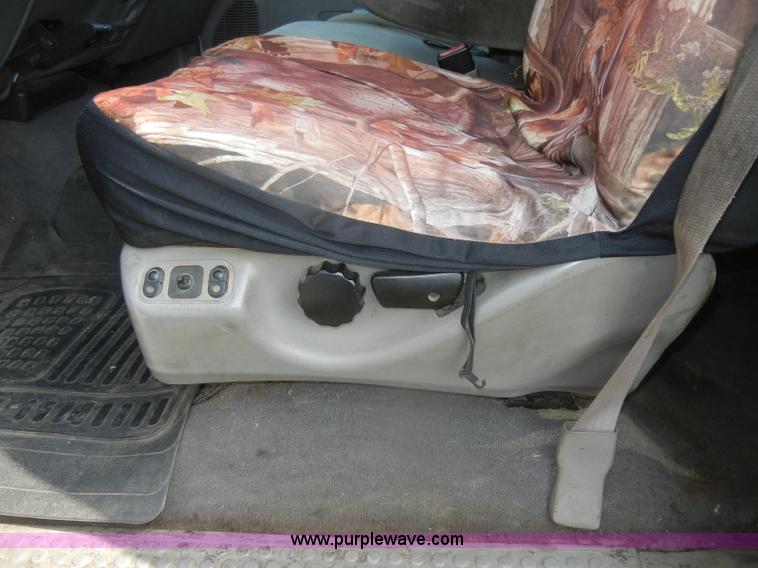 image for item D4412 2001 Ford F250 XLT Super Duty crew cab pickup truck