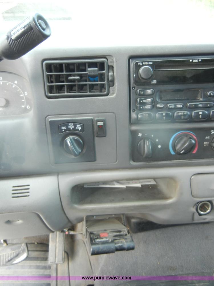 image for item D4412 2001 Ford F250 XLT Super Duty crew cab pickup truck