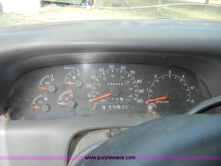 image for item D4412 2001 Ford F250 XLT Super Duty crew cab pickup truck