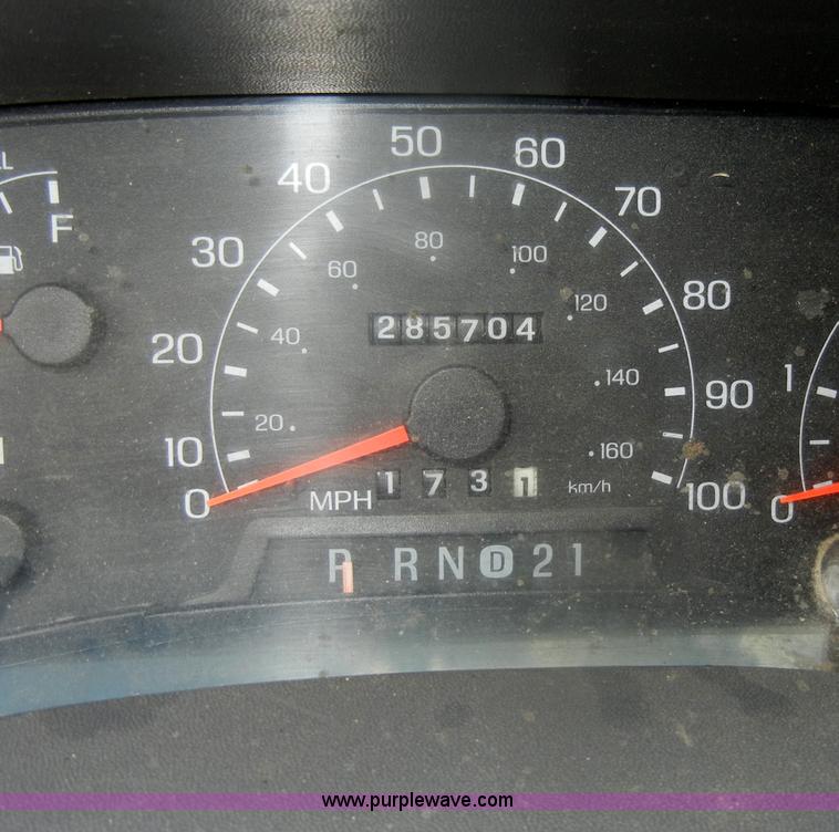 image for item D4412 2001 Ford F250 XLT Super Duty crew cab pickup truck