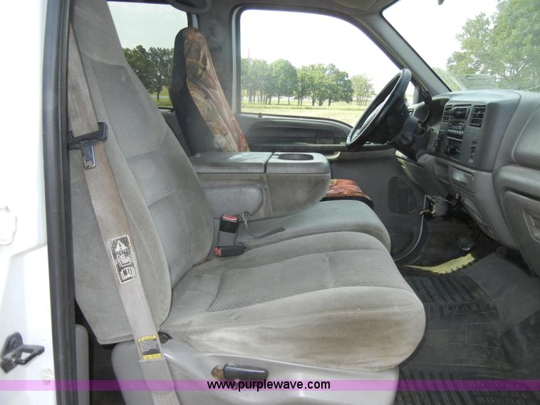 image for item D4412 2001 Ford F250 XLT Super Duty crew cab pickup truck