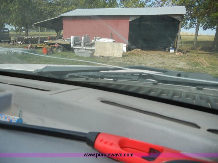 image for item D4412 2001 Ford F250 XLT Super Duty crew cab pickup truck