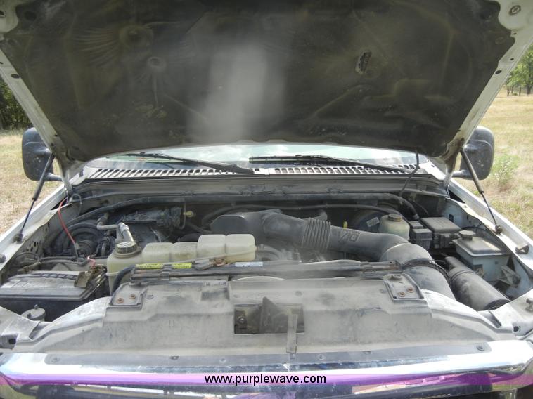 image for item D4412 2001 Ford F250 XLT Super Duty crew cab pickup truck