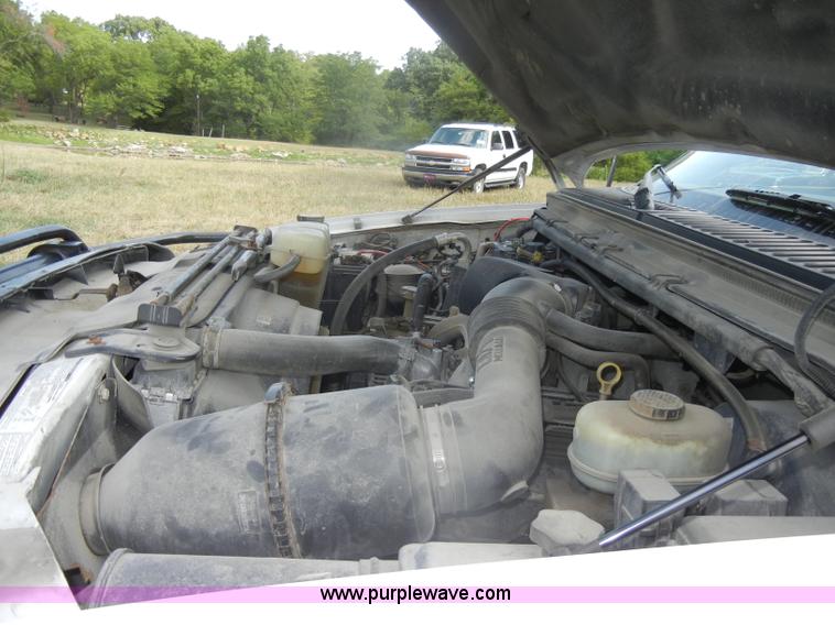 image for item D4412 2001 Ford F250 XLT Super Duty crew cab pickup truck