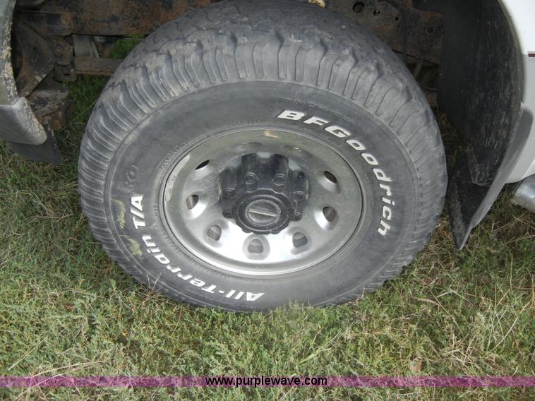 image for item D4412 2001 Ford F250 XLT Super Duty crew cab pickup truck