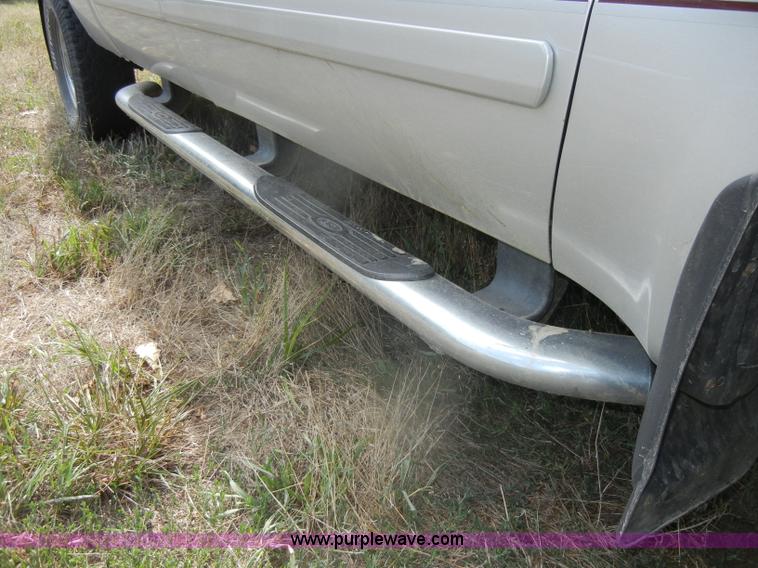 image for item D4412 2001 Ford F250 XLT Super Duty crew cab pickup truck