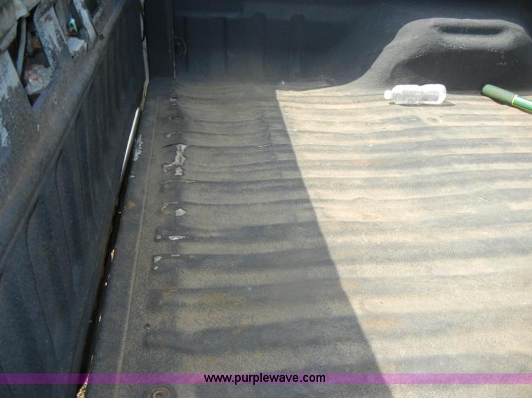 image for item D4412 2001 Ford F250 XLT Super Duty crew cab pickup truck