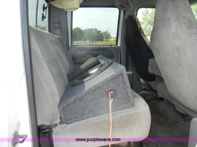 image for item D4412 2001 Ford F250 XLT Super Duty crew cab pickup truck