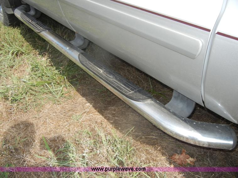 image for item D4412 2001 Ford F250 XLT Super Duty crew cab pickup truck