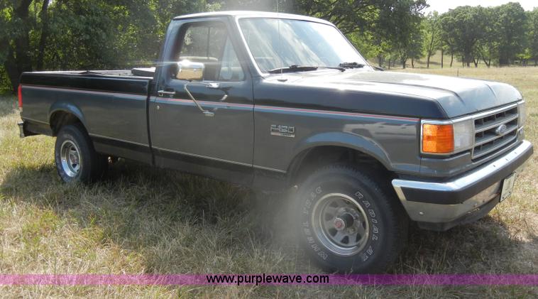 image for item D4413 1989 Ford F150 XLT Lariat pickup truck