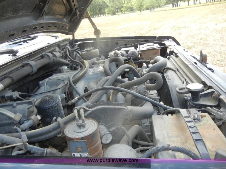 image for item D4413 1989 Ford F150 XLT Lariat pickup truck