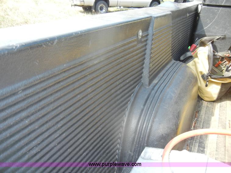 image for item D4413 1989 Ford F150 XLT Lariat pickup truck