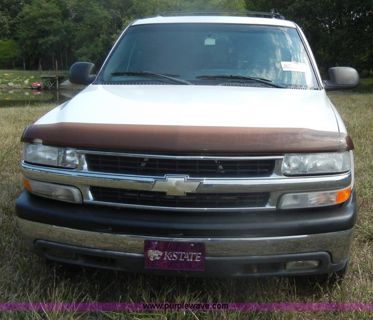 image for item D4414 2001 Chevrolet Suburban K1500 SUV