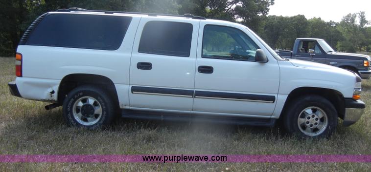 image for item D4414 2001 Chevrolet Suburban K1500 SUV