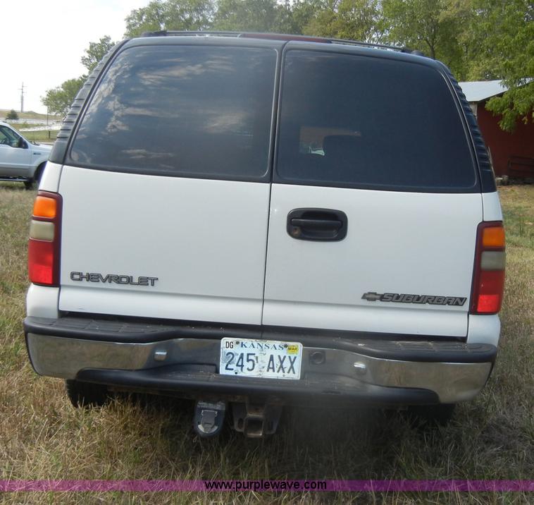 image for item D4414 2001 Chevrolet Suburban K1500 SUV