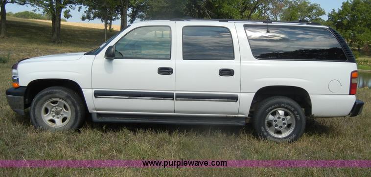 image for item D4414 2001 Chevrolet Suburban K1500 SUV