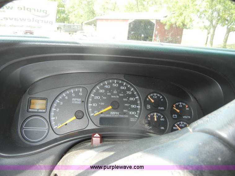 image for item D4414 2001 Chevrolet Suburban K1500 SUV