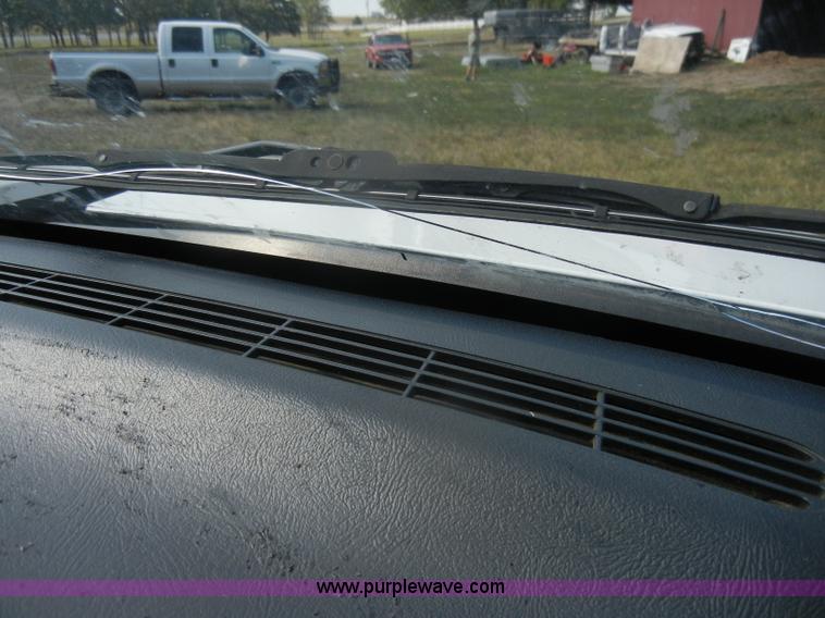 image for item D4414 2001 Chevrolet Suburban K1500 SUV