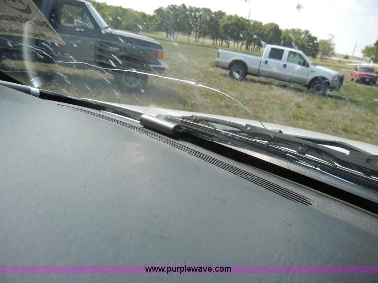 image for item D4414 2001 Chevrolet Suburban K1500 SUV
